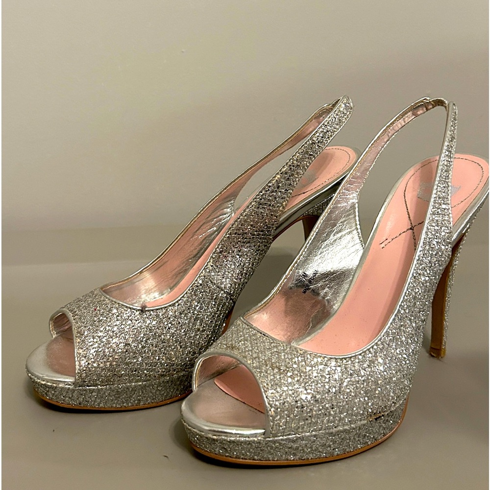 Vintage Crown Silver Sparkle Heels (8.5 M)